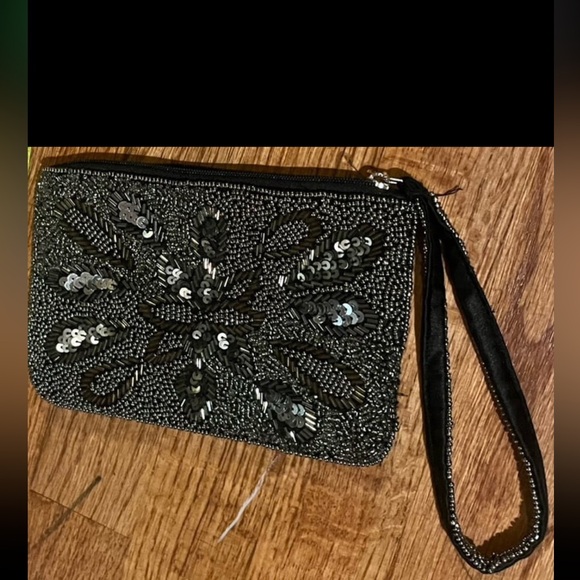 Charming Charlie RSVP beaded and sequined wristlet purse - Picture 4 of 7